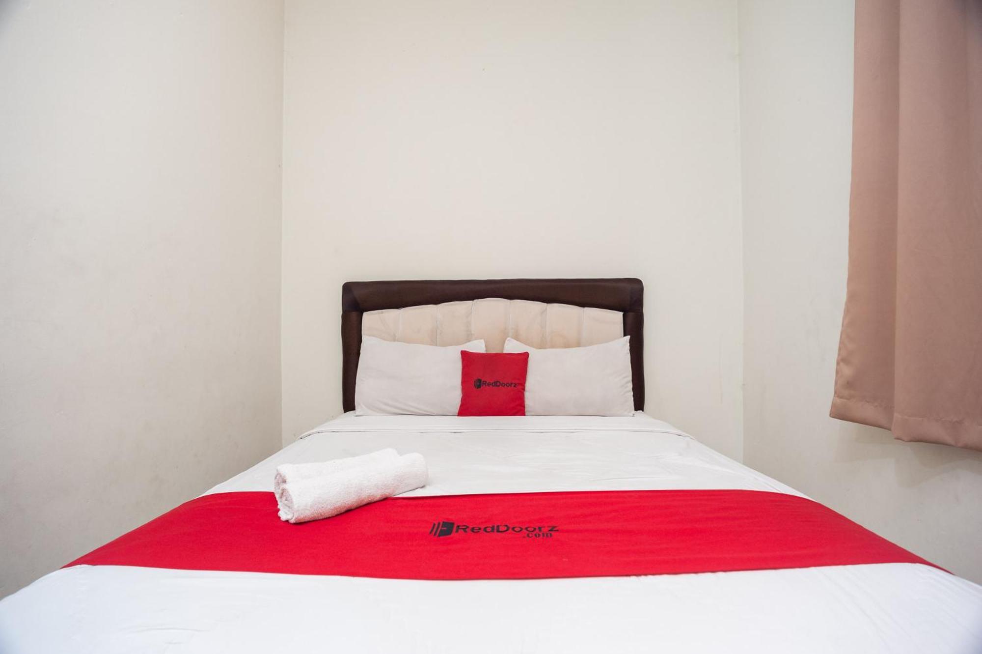 Reddoorz Plus Near Rs Pmi Богор Екстер'єр фото