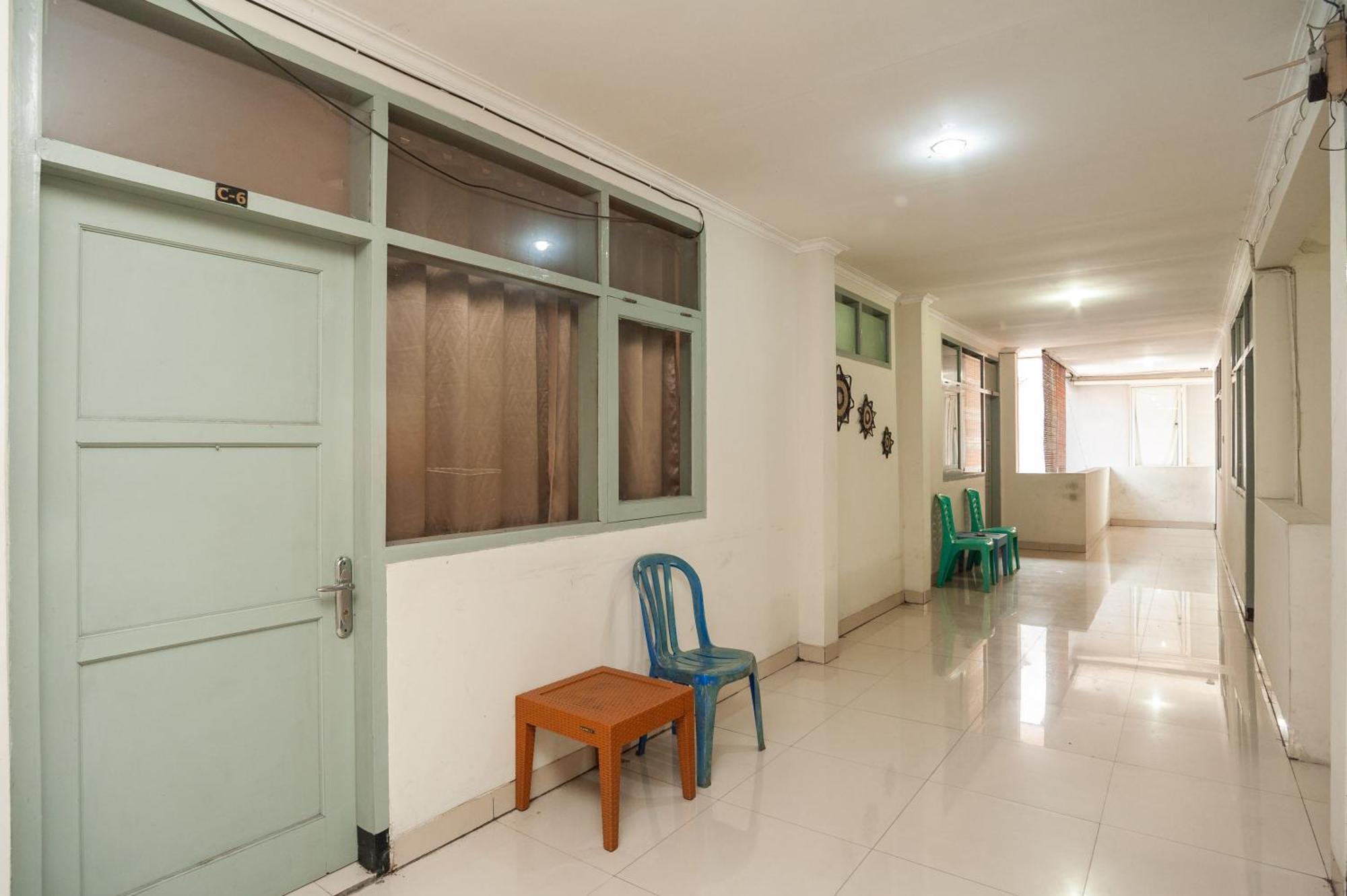Reddoorz Plus Near Rs Pmi Богор Екстер'єр фото