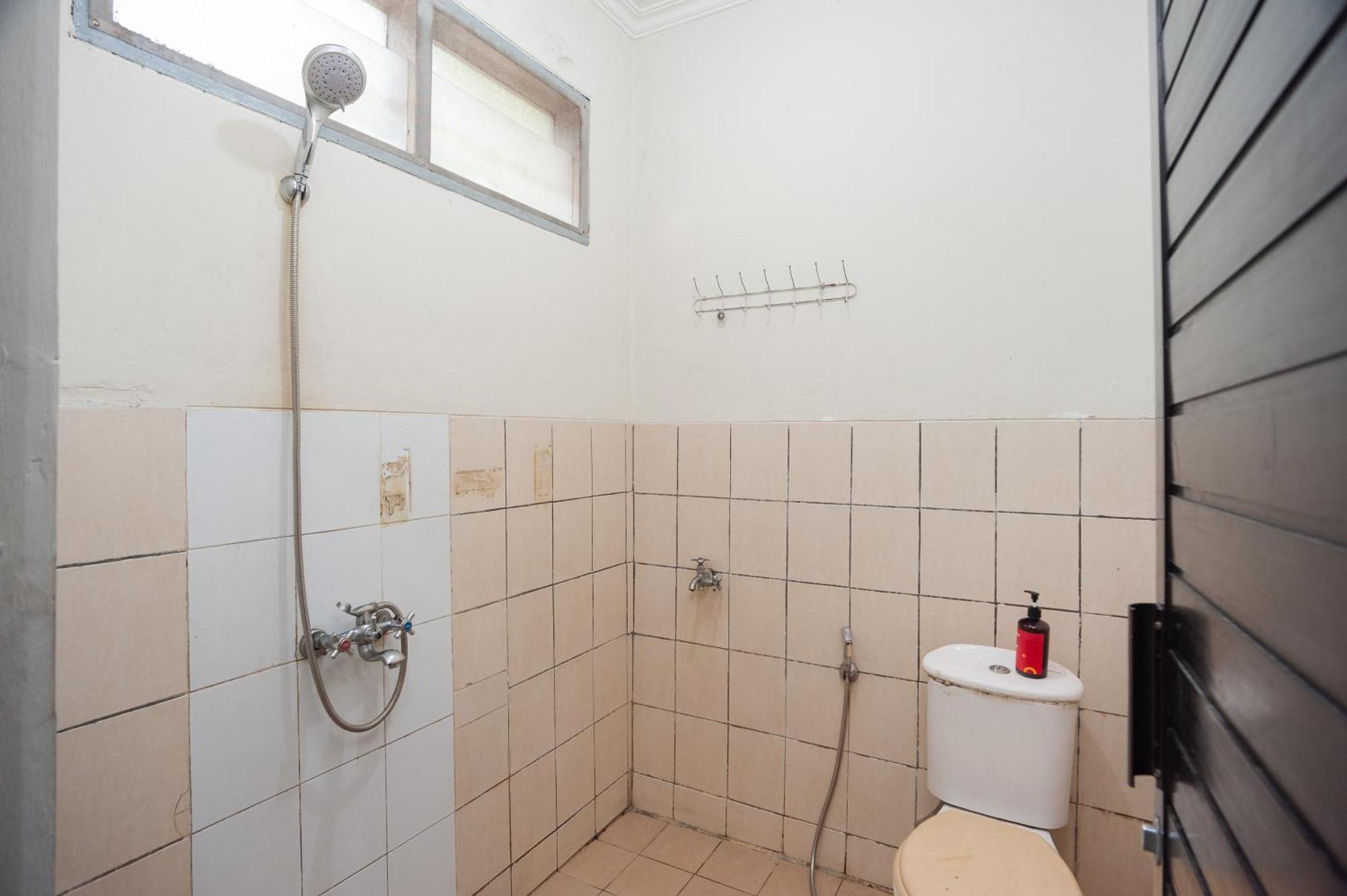 Reddoorz Plus Near Rs Pmi Богор Екстер'єр фото